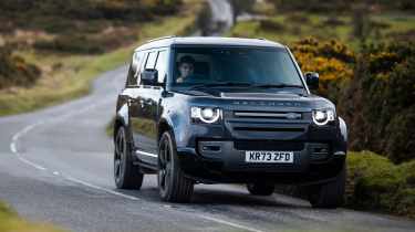 Land Rover Defender 130 V8 - front